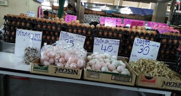 ตลาดสดลำปาง ร้านไข่สด