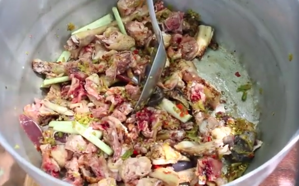 ใส่ไก่