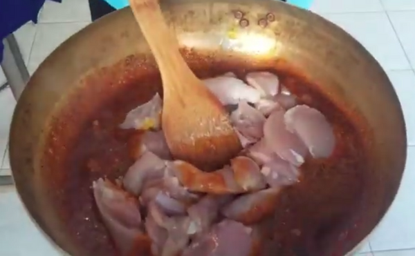 ใส่ไก่