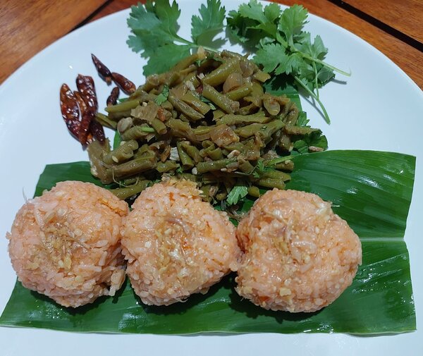 อาหารพื้นถิ่นแม่ฮ่องสอน อาหารประจำจังหวัดแม่ฮ่องสอน ข้าวส้ม โถ่โก้