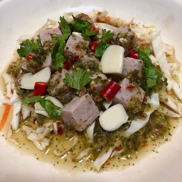 อาหารประจำจังหวัดลพบุรี ยำปลาส้มฟัก