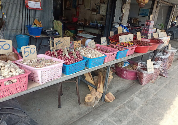 ตลาดพรรณวรี ตลาดค้าส่งผักและผลไม้ ร้านกระเทียม