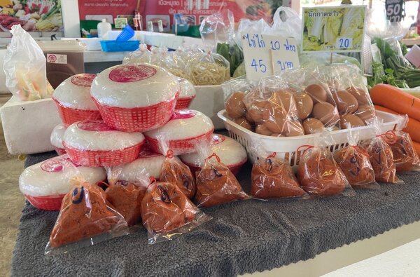 ตลาดเช้า เชียงดาว ร้านขนมจีน