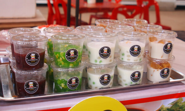 กาดใหม่ เมืองงาย อ.เชียงดาว จ.เชียงใหม่ ร้านขนมหวาน