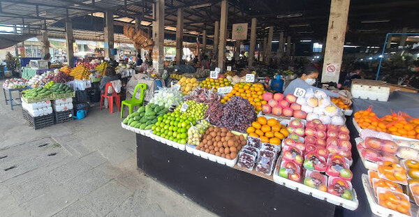 ตลาดเมืองชุม ตลาดเช้าเชียงราย ร้านผลไม้