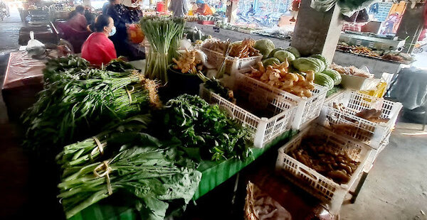 ตลาดเมืองชุม จ.เชียงราย ร้านผัก