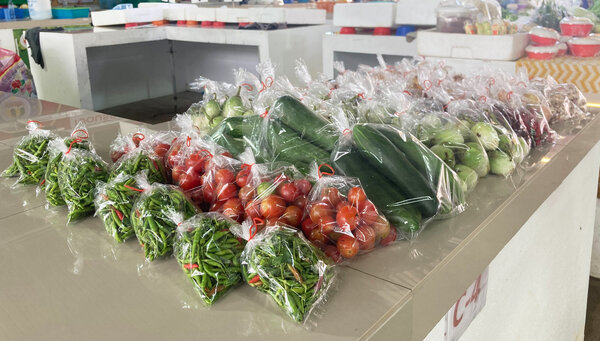 ตลาดเจริญ เจริญ อ.เชียงดาว ร้านผัก