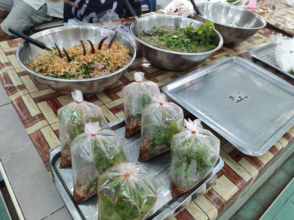 ตลาดสดเทศบาลเมืองแพร่ ตลาดเช้า แพร่ ร้านอาหารปรุงสุก