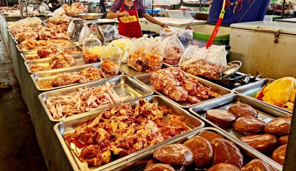 ตลาดสดขุนวิชัย ตลาดสด จ.ปราจีนบุรี ร้านไก่สด