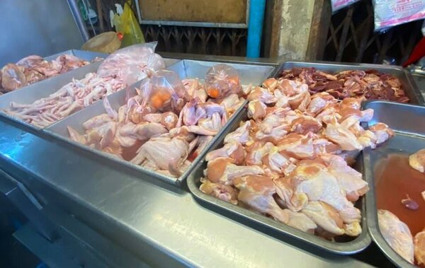 ตลาดเช้าเชียงราย ร้านไก่สด