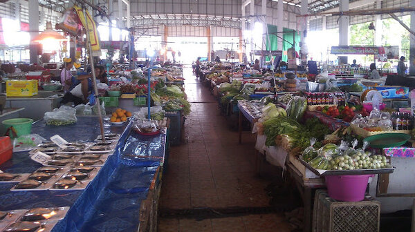 ตลาดสดเทศบาลตำบลรัตนบุรี