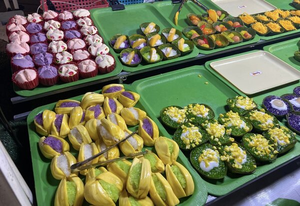 ตลาดไดมอนด์ ตลาดในเมืองสุราษฎร์ธานี ร้านขนมหวาน