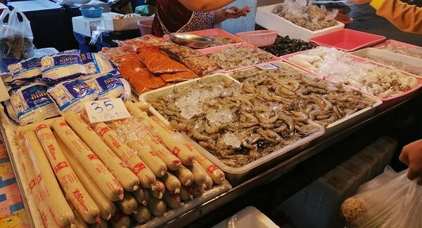 ตลาดต้นมะเกลือ ร้านของทะเล