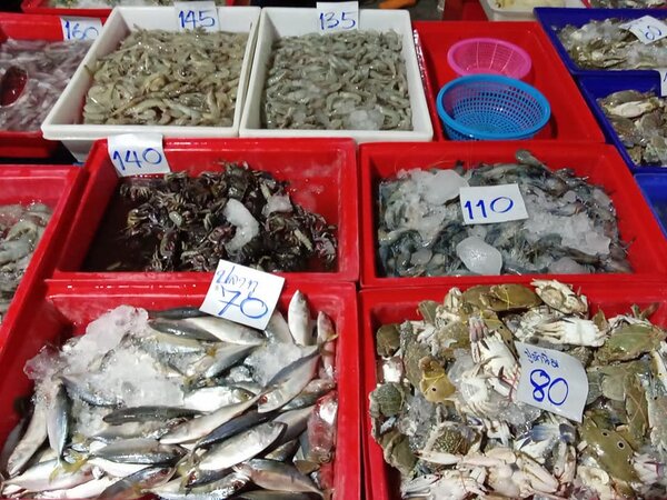 ตลาดทรงชัย ตลาดสด ฉะเชิงเทรา ร้านของทะเล