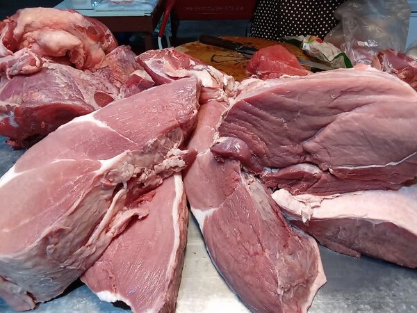 ตลาดทรงชัย ฉะเชิงเทรา ร้านหมูสด