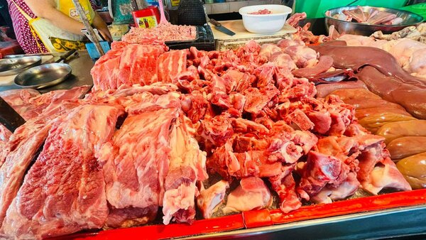 ตลาดไดมอนด์ ตลาดสด สุราษฎร์ธานี ร้านหมูสด