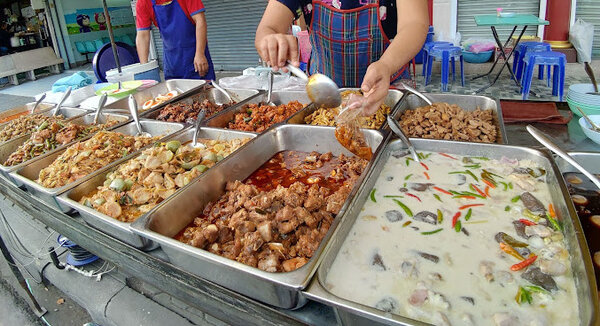 ตลาดโอเดี้ยน นครปฐม ตลาดเช้า นครปฐม ร้านอาหารปรุงสุก