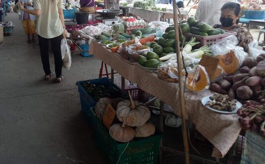 ตลาดสดบ้านก๋ง ตลาดสด น่าน ร้านขายผัก