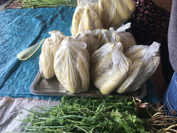 ตลาดสดบ้านก๋ง ตลาดสด น่าน ร้านข้าวสาลี