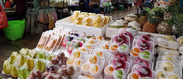 ตลาดบางกะปิ ร้านผลไม้