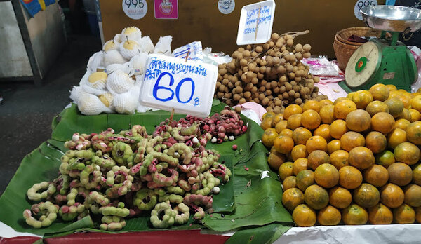 ตลาดบัวพัฒนา ตลาดสด ลาดพร้าว ร้านผลไม้สด