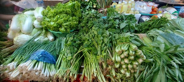 ตลาดสดพรานนก ตลาดขายผัก ผลไม้ ร้านผัก