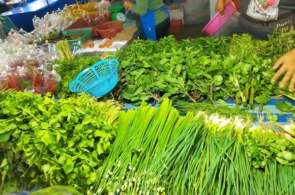 ตลาด เอ็ม มาร์เก็ต ตลาดสด พัทยา ร้านผักพื้นบ้าน