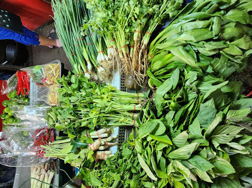 ตลาดสุขอนันต์คลองด่าน ตลาดสด สมุทรปราการ ร้านผักสด