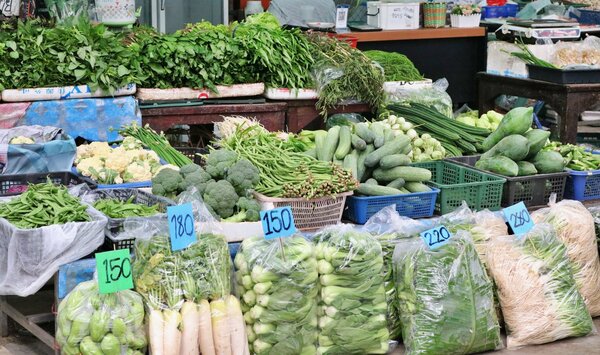 ตลาดล้านเมือง ตลาดกลางผักและผลไม้ ร้านผักสด