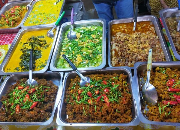ตลาด เอ็ม มาร์เก็ต ตลาดเย็น พัทยา ร้านอาหารปรุงสุก