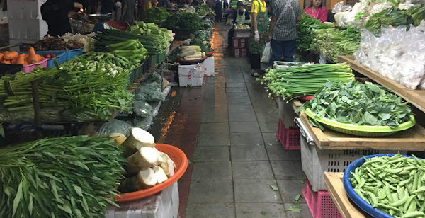 ตลาดสด บางกะปิ โซนผักสด