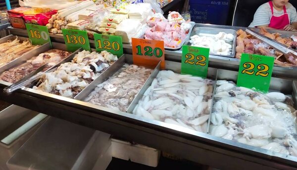 ตลาดเจริญศรี ตลาดค้าส่งผัก ผลไม้ ร้านของทะเลสด