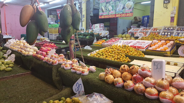 ตลาดใหม่ภักดี ตลาดสด ระนอง ร้านผลไม้