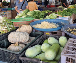 ตลาดเช้า ชุมพร ตลาดสดปากน้ำชุมพร เปิดขายทุกวัน เวลา 00.05-13.00 น.