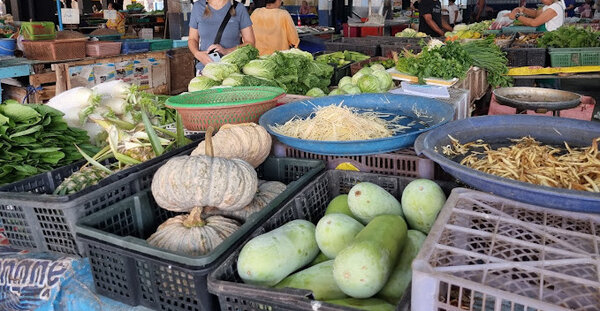 ตลาดสดปากน้ำชุมพร ตลาดสด ชุมพร ร้านผักสด