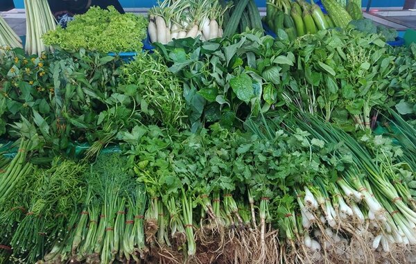 ตลาดรัตนพร ตลาดสด บางขุนเทียน ผักสวนครัว