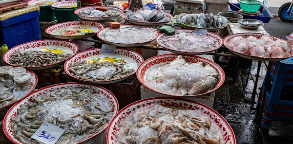 ตลาดท่าดินแดง ตลาดสด ท่าดินแดง ร้านของทะเลสด