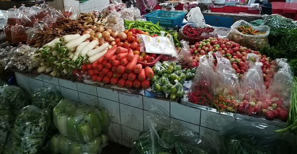 ตลาดณัฐพงษ์ (ชูเดช) ตลาดหนองบัวลำภู ร้านผัก