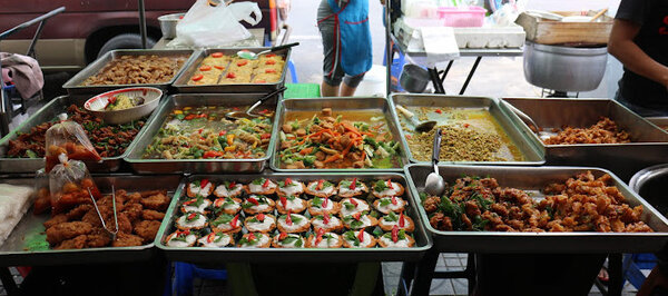 ตลาดท่าดินแดง ตลาดคลองสาน ร้านอาหารปรุงสุก