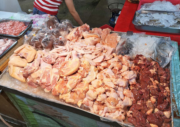 ตลาดคลองหลวง ตลาดแถวคลองหลวง ร้านไก่สด