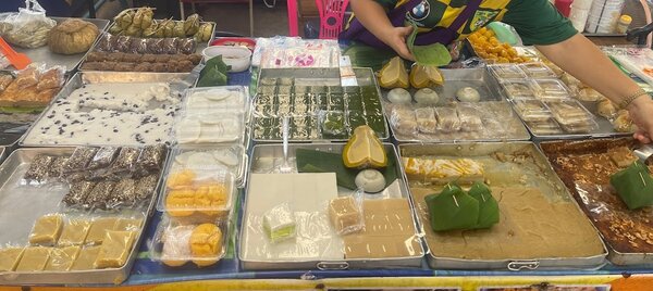 ตลาดหนองสมอ ตลาดเย็น ชลบุรี ขนมไทย