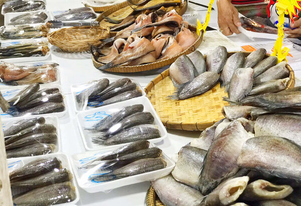 ตลาดสระครก ตลาดเย็นโคราช ปลาแดดเดียว