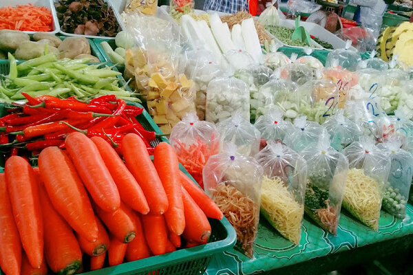 ตลาดสดเพชรสีมา ตลาดสดนครราชสีมา ผักต่างๆ