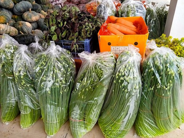 ตลาดโคกสุวรรณ ตลาดสด มุกดาหาร ผักยกถุง