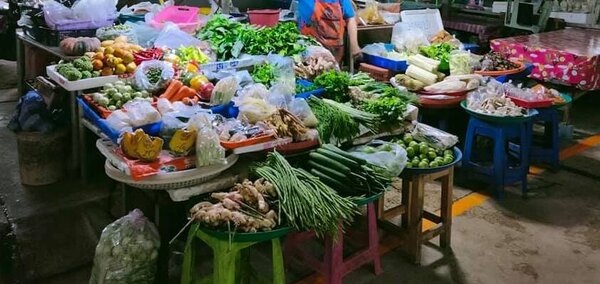 ตลาดเทพจินดา ตลาดสด บ้านฉาง ผักสด