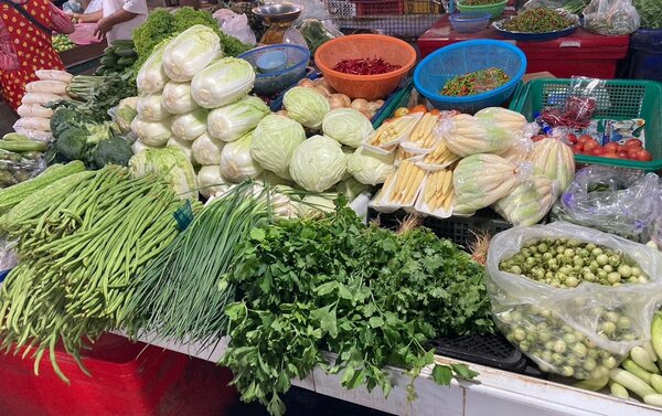 ตลาดแม่แดง ตลาดสด ระยอง ผักสด