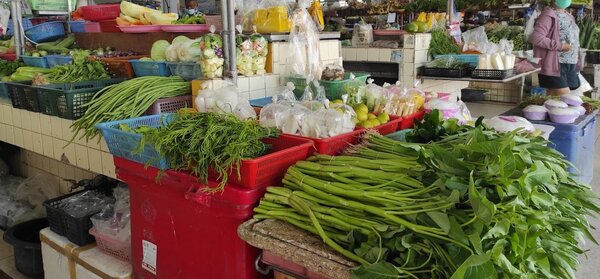 ตลาดสด เทศบาลเทพกระษัตรี ตลาดสดภูเก็ต ผักสด