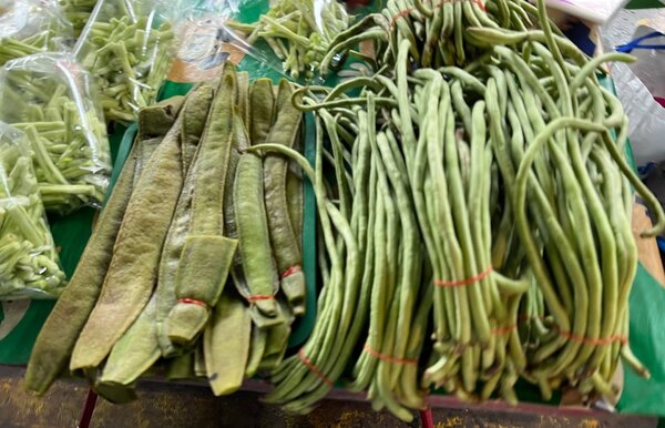 ตลาดสดเทศบาลตำบลท่าตูม ตลาดสดสุรินทร์ ผักสด