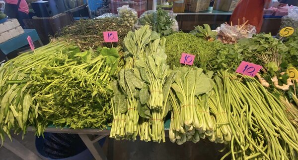 ตลาดเอกสิน ระยอง ตลาดสด ระยอง ผักสด