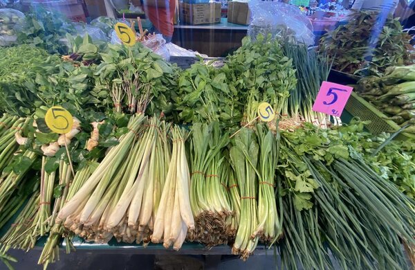 ตลาดเอกสิน ระยอง ตลาดสด ระยอง ผักสมุนไพร